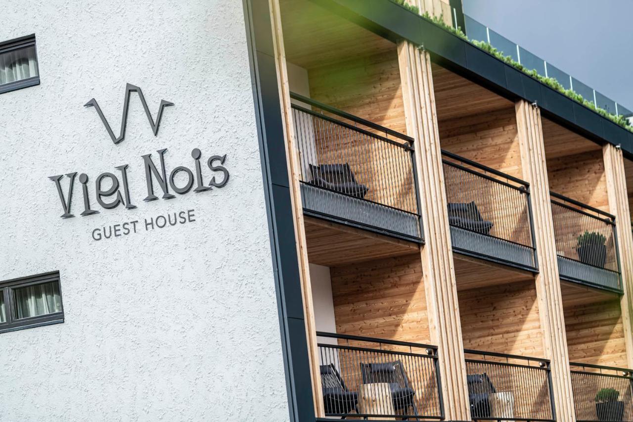Viel Nois Guest House Фунес Экстерьер фото