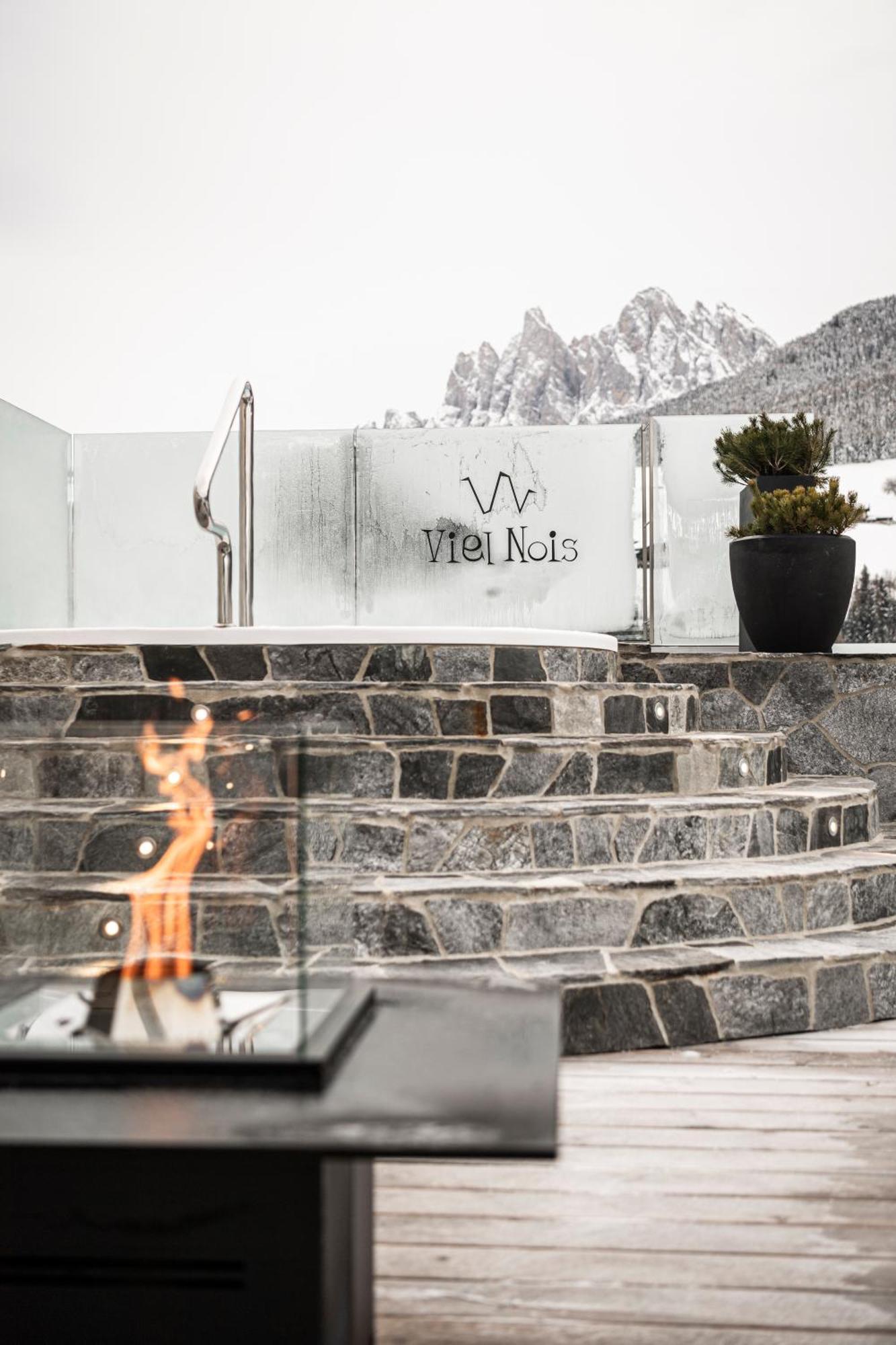 Viel Nois Guest House Фунес Экстерьер фото