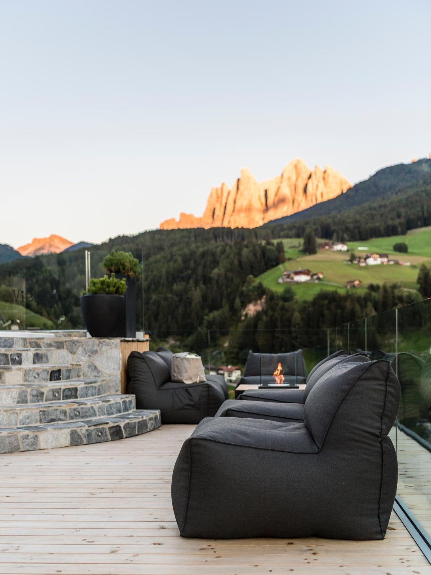 Viel Nois Guest House Фунес Экстерьер фото
