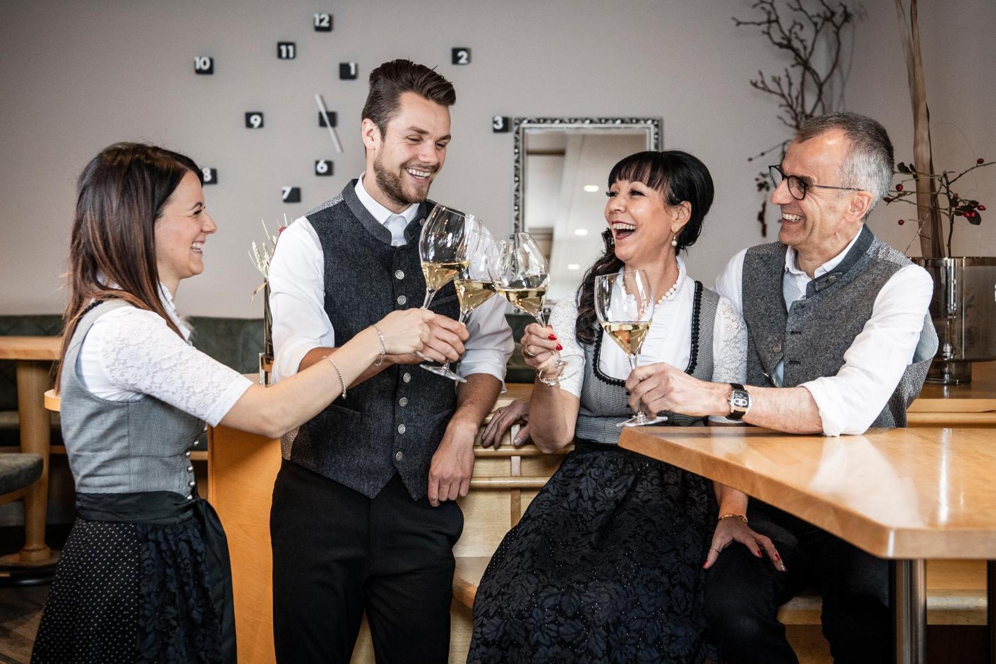 Viel Nois Guest House Фунес Экстерьер фото
