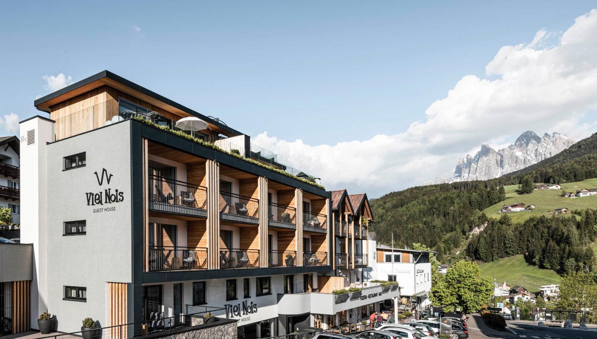 Viel Nois Guest House Фунес Экстерьер фото